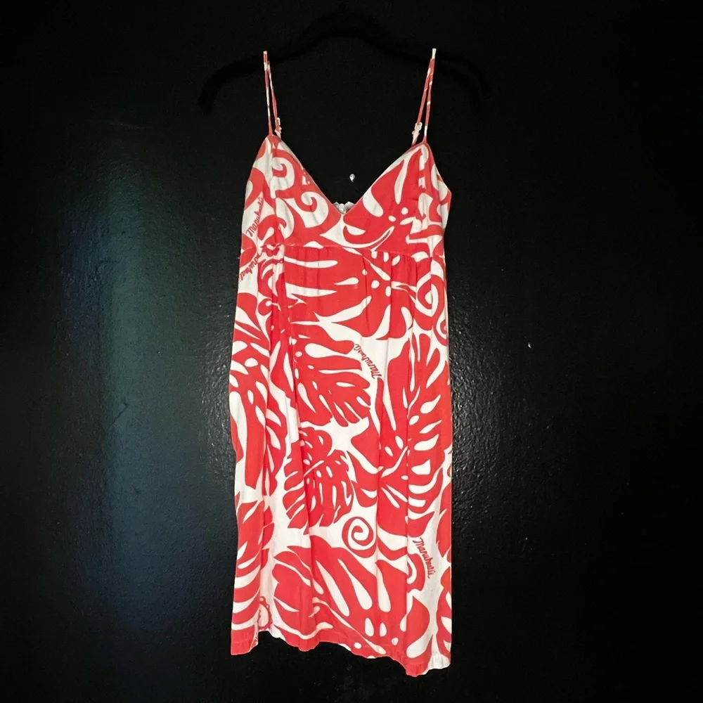 Manuhealii Coral and White Leaf Pattern Dress - Picture 1 of 3